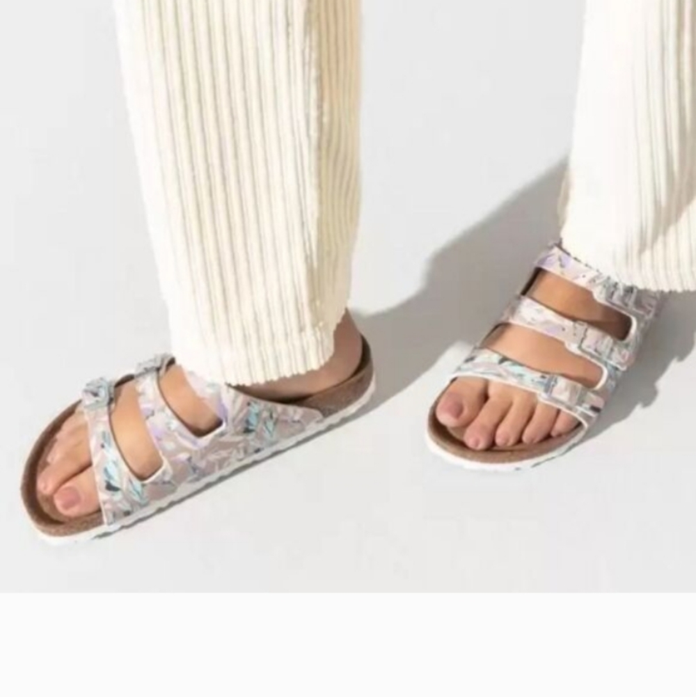 Birkenstock Floral Print Three-Strap Slide Sandals in Pastel.very Good Condition - Picture 2 of 13